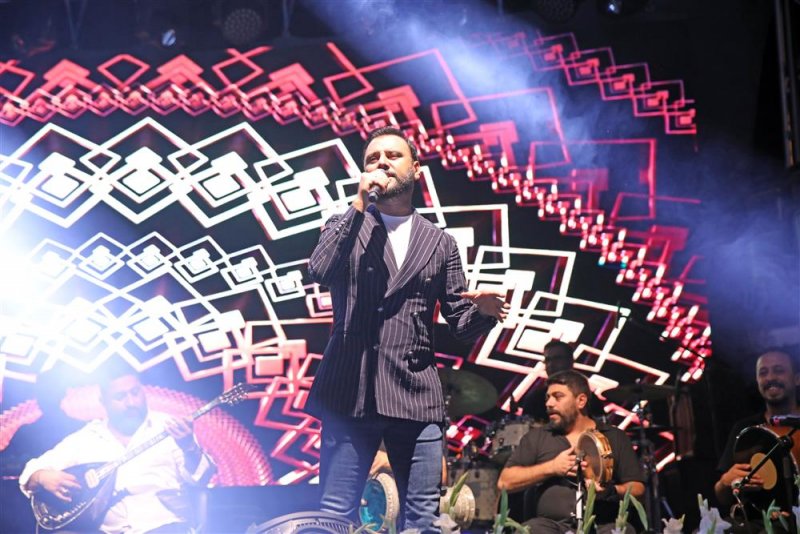 Avsallar’da alişan coşkusu yaz konserlerine muhteşem başlangıç