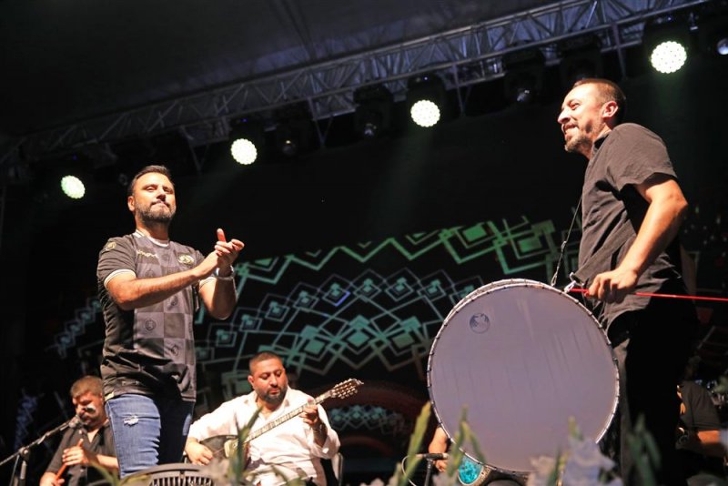 Avsallar’da alişan coşkusu yaz konserlerine muhteşem başlangıç