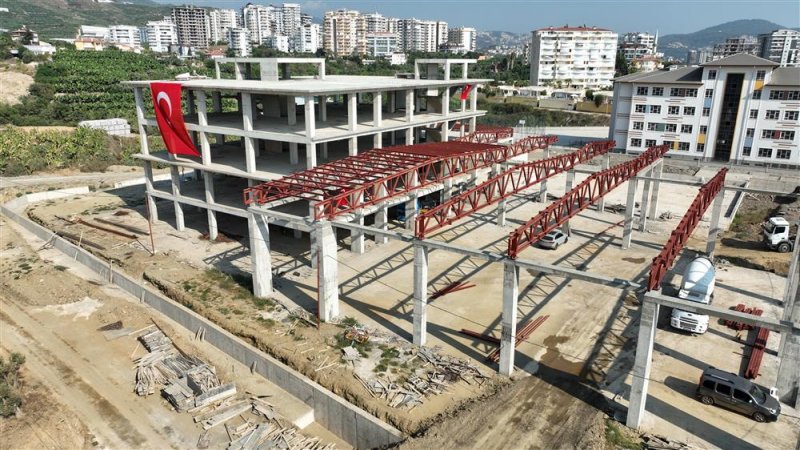 Başkan yücel mahmutlar kültür merkezi inşaatını inceledi - “mahmutlar bizimle altın çağını yaşıyor”