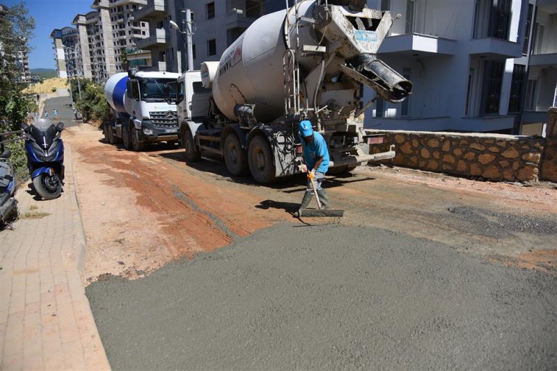 Beton yol çalışması avsallar mahallesi’nde devam ediyor