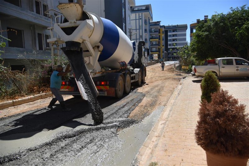 Beton yol çalışması avsallar mahallesi’nde devam ediyor