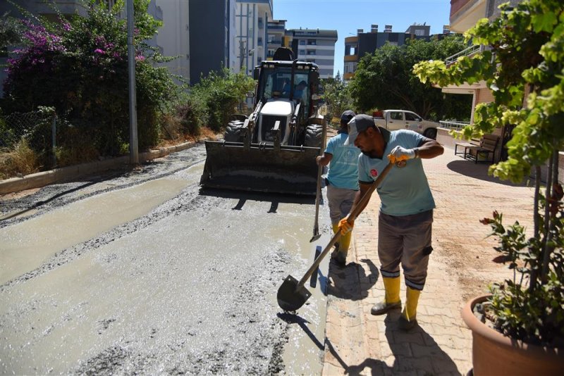 Beton yol çalışması avsallar mahallesi’nde devam ediyor