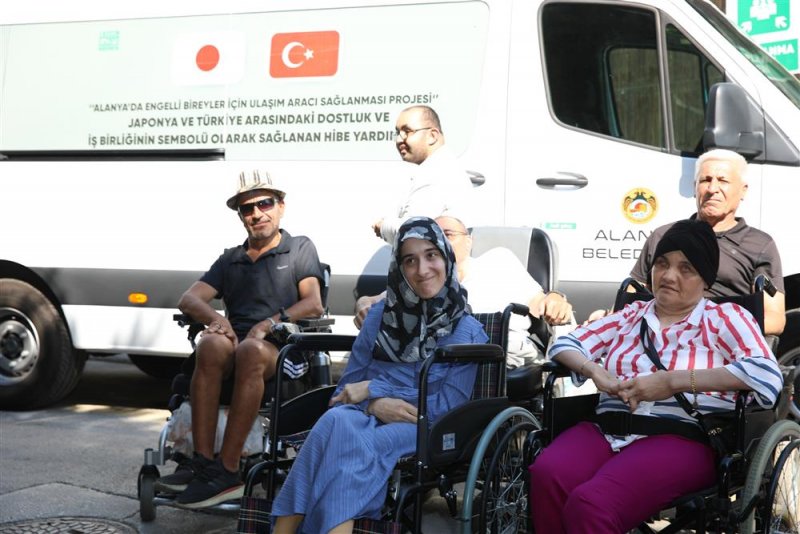 Japonya ile yapılan hibe programı ile alanya belediyesi’ne 2 engelli aracı kazandırıldı başkan yücel: hibe yolu ile belediyemiz kazandırdığımız araçlar engelli vatandaşlarımıza hayırlı olsun