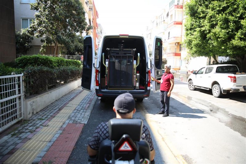 Japonya ile yapılan hibe programı ile alanya belediyesi’ne 2 engelli aracı kazandırıldı başkan yücel: hibe yolu ile belediyemiz kazandırdığımız araçlar engelli vatandaşlarımıza hayırlı olsun