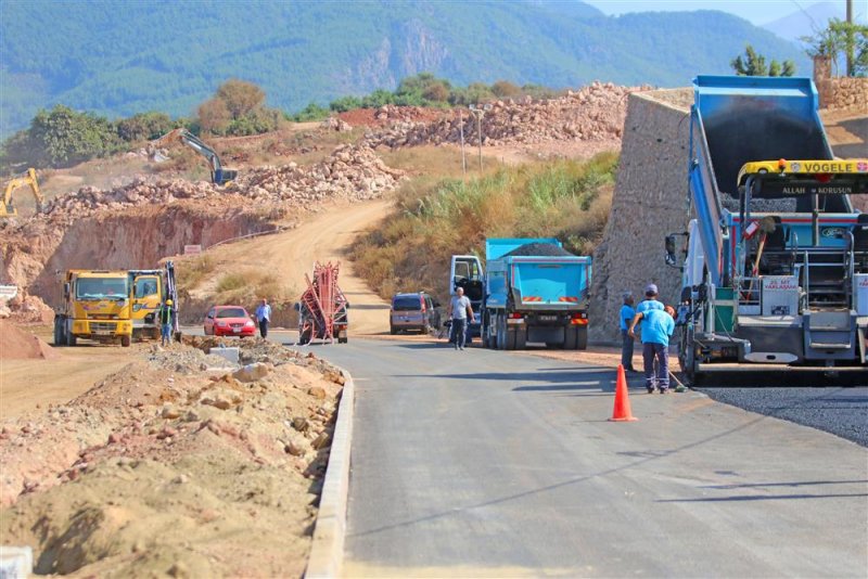 Kestel 30 metreli yolda asfalt çalışması başlatıldı