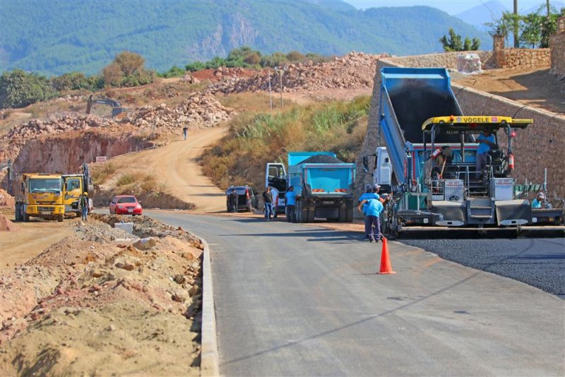 Kestel 30 metreli yolda asfalt çalışması başlatıldı
