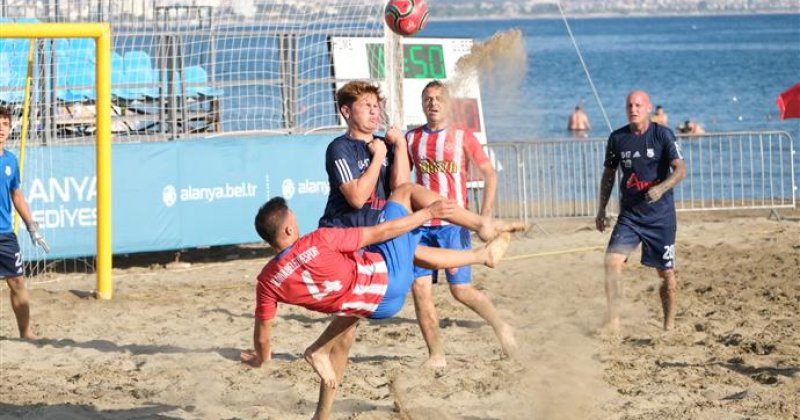 Kumda futbol heyecanı başladı