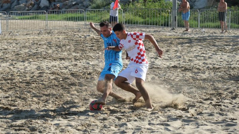 Kumda futbol heyecanı başladı