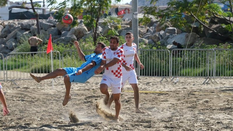 Kumda futbol heyecanı başladı