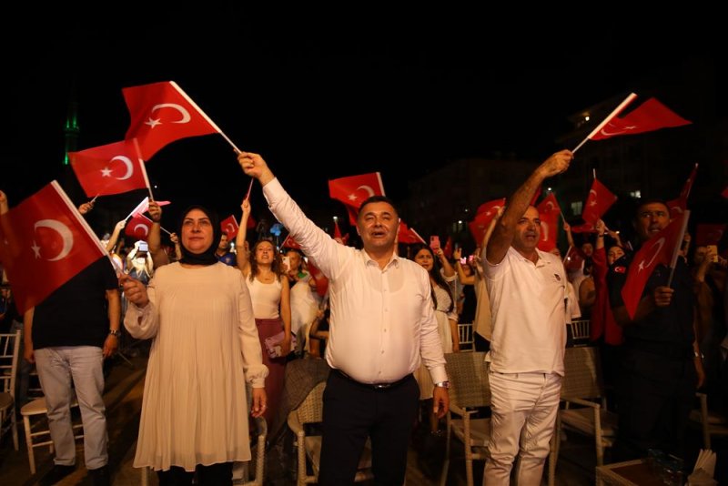 Mahmutlar’da hakan altun rüzgarı esti - başkan yücel: hep birlikte güzel günlere birlikte yürüyeceğiz