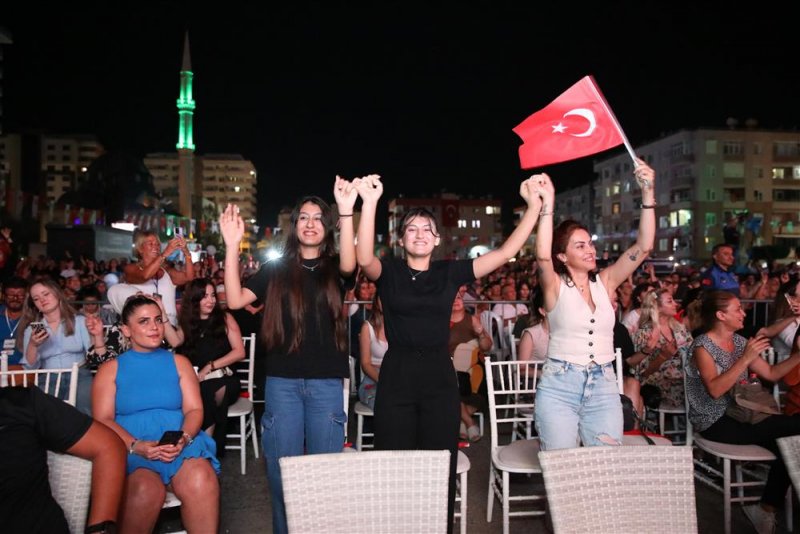 Mahmutlar’da hakan altun rüzgarı esti - başkan yücel: hep birlikte güzel günlere birlikte yürüyeceğiz