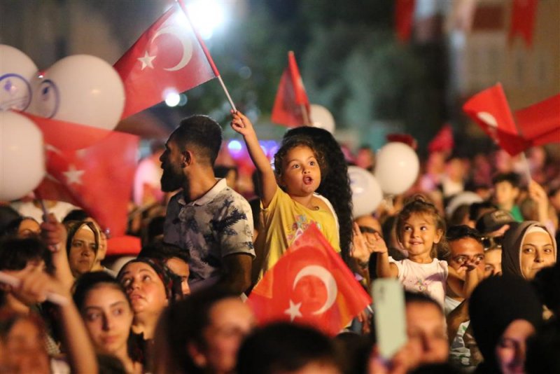 Mahmutlar’da hakan altun rüzgarı esti - başkan yücel: hep birlikte güzel günlere birlikte yürüyeceğiz