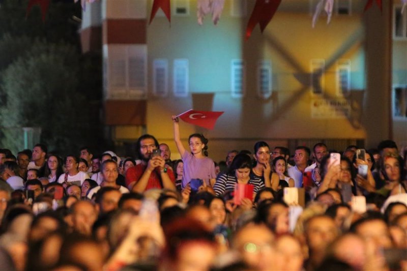 Mahmutlar’da hakan altun rüzgarı esti - başkan yücel: hep birlikte güzel günlere birlikte yürüyeceğiz