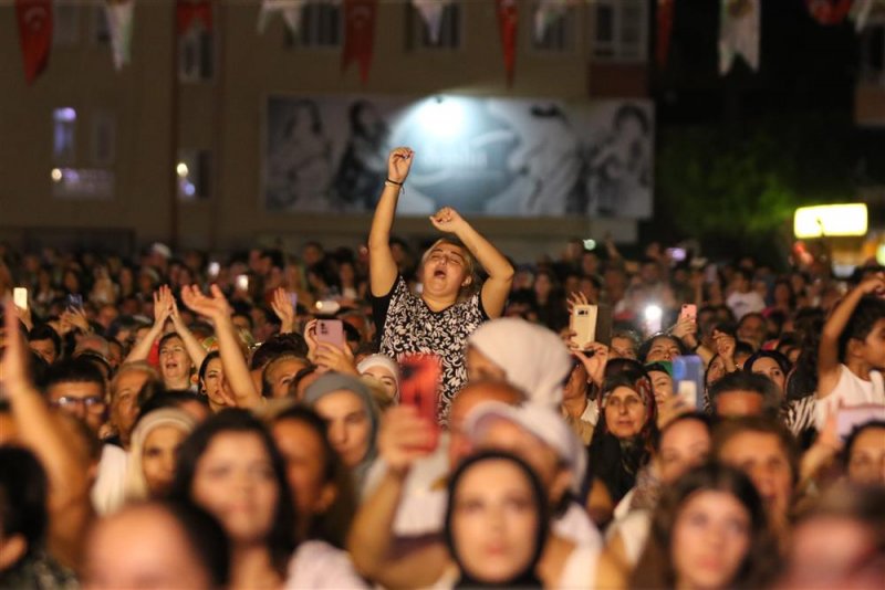 Mahmutlar’da hakan altun rüzgarı esti - başkan yücel: hep birlikte güzel günlere birlikte yürüyeceğiz