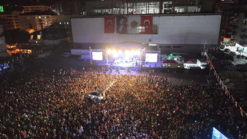 Mahmutlar’da hakan altun rüzgarı esti - başkan yücel: hep birlikte güzel günlere birlikte yürüyeceğiz