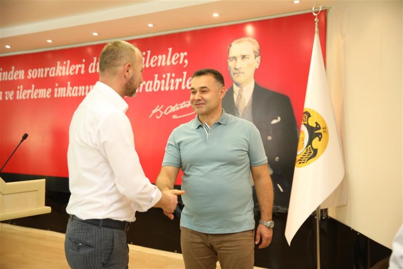 Mhp ilçe başkanı ve yeni yönetiminden başkan yücel’e ziyaret