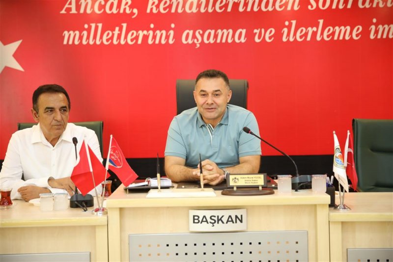 Mhp ilçe başkanı ve yeni yönetiminden başkan yücel’e ziyaret