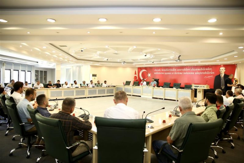 Mhp ilçe başkanı ve yeni yönetiminden başkan yücel’e ziyaret
