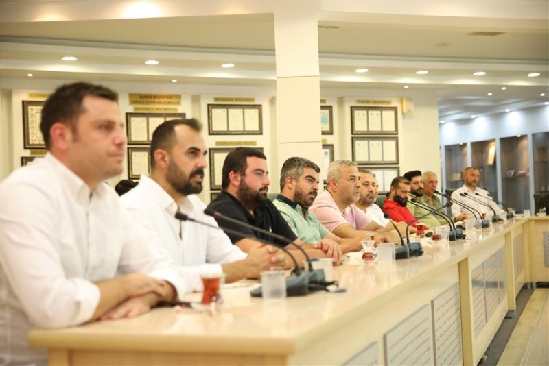 Mhp ilçe başkanı ve yeni yönetiminden başkan yücel’e ziyaret