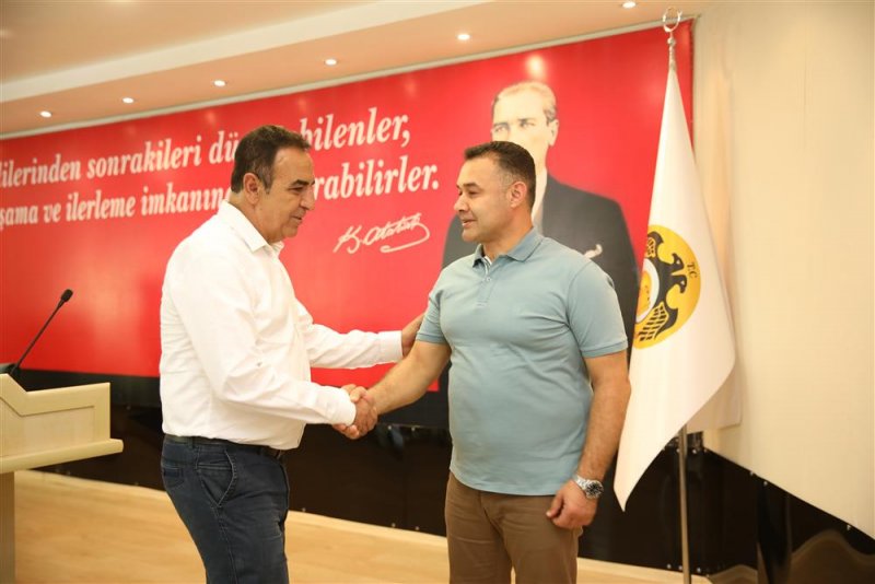 Mhp ilçe başkanı ve yeni yönetiminden başkan yücel’e ziyaret