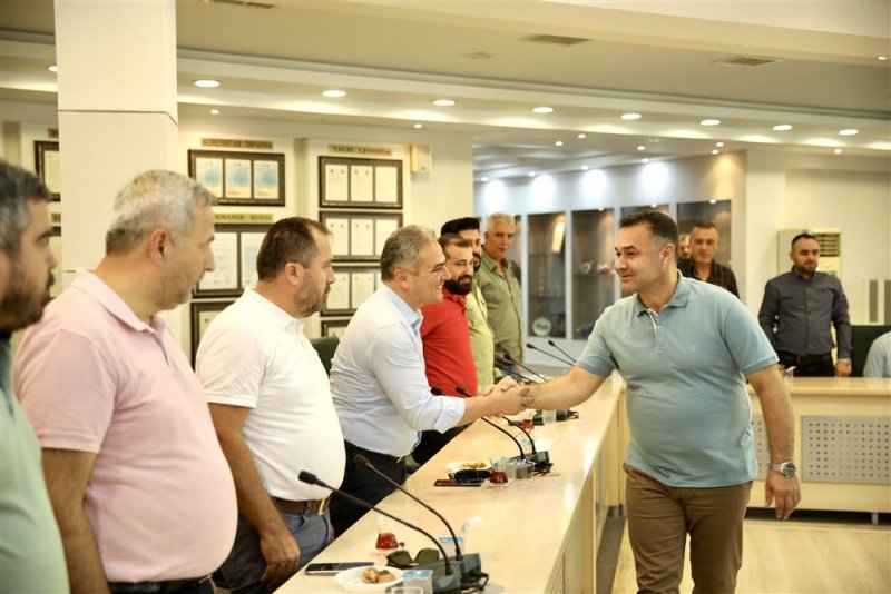 Mhp ilçe başkanı ve yeni yönetiminden başkan yücel’e ziyaret