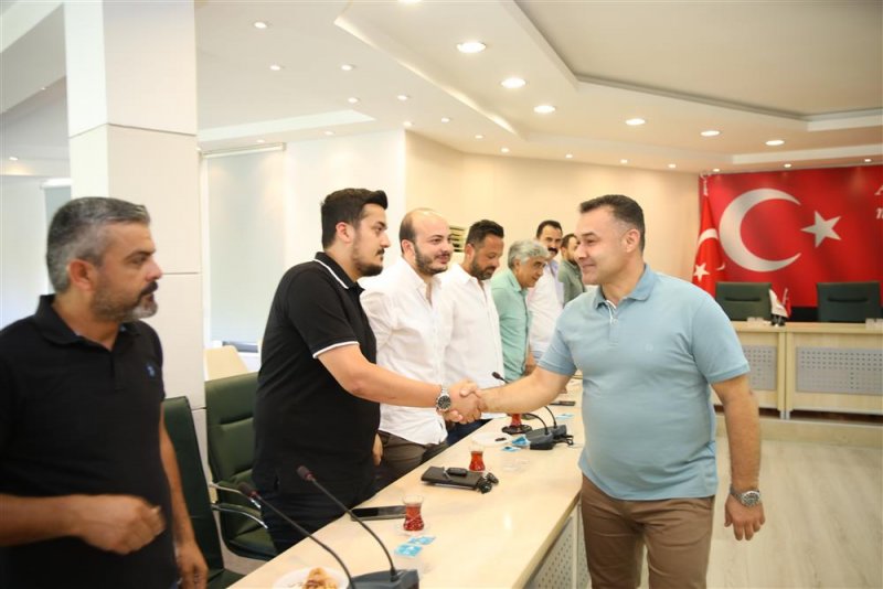 Mhp ilçe başkanı ve yeni yönetiminden başkan yücel’e ziyaret