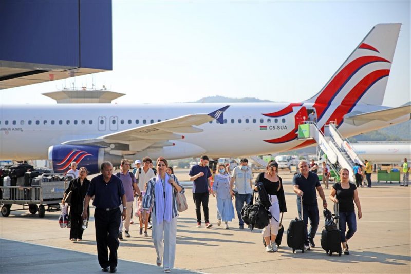 Taban airlines havayolları alanya’ya ilk uçuşunu gerçekleştirdi 101 yolcu gazipaşa-alanya havalimanı’na indi