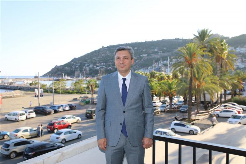 Vali hulusi şahin’den alanya belediyesi’ne ziyaret