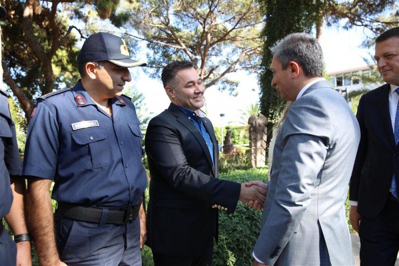 Vali hulusi şahin’den alanya belediyesi’ne ziyaret