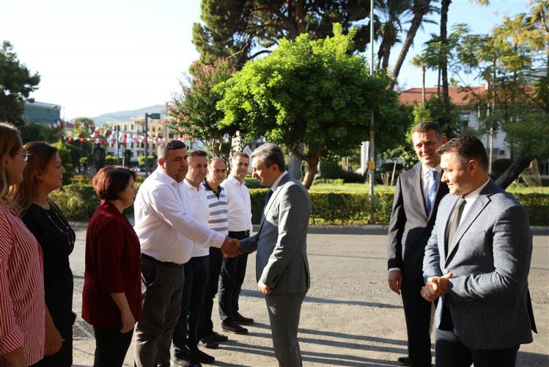 Vali hulusi şahin’den alanya belediyesi’ne ziyaret