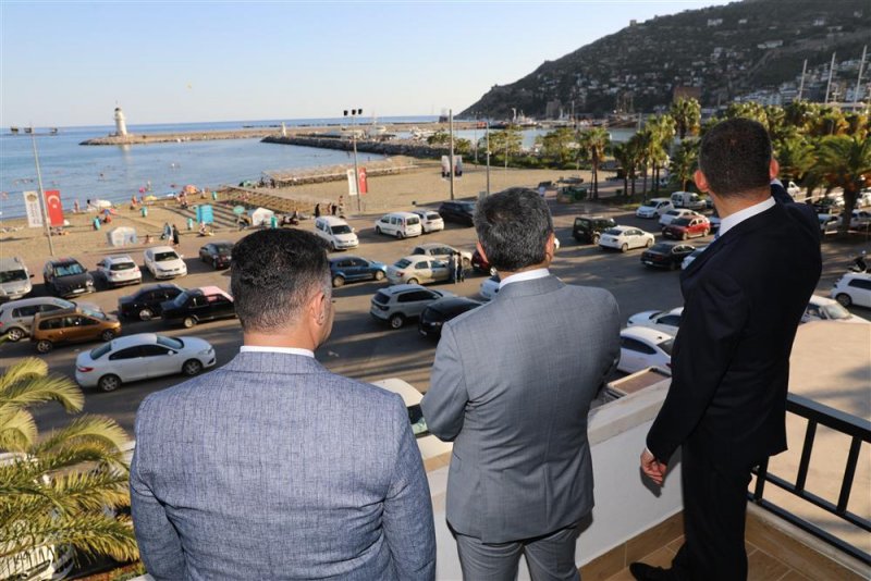 Vali hulusi şahin’den alanya belediyesi’ne ziyaret