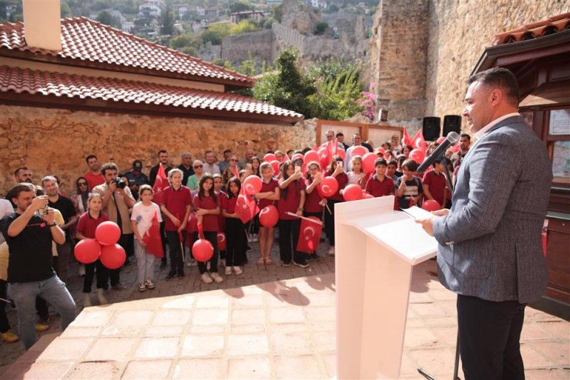 ‘100. yıl cumhuriyet sergisi’ açıldı üç farklı tema işlendi