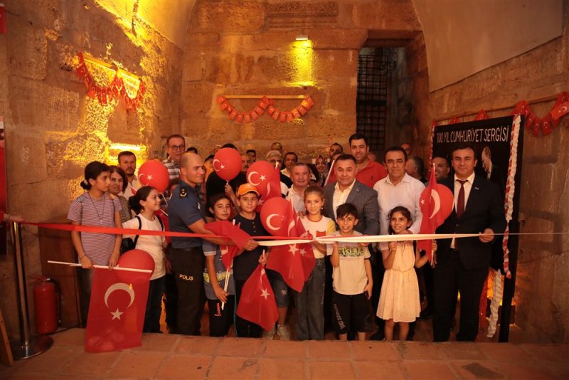 ‘100. yıl cumhuriyet sergisi’ açıldı üç farklı tema işlendi