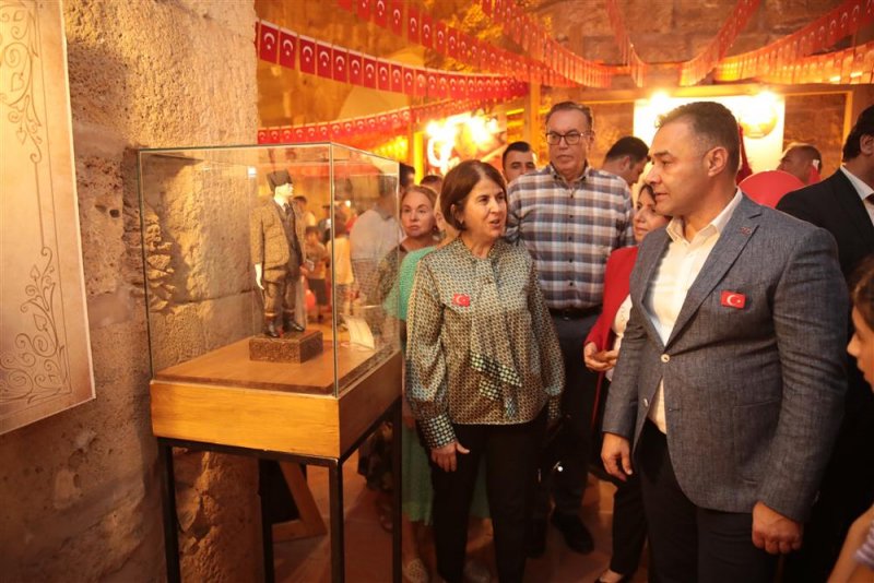 ‘100. yıl cumhuriyet sergisi’ açıldı üç farklı tema işlendi