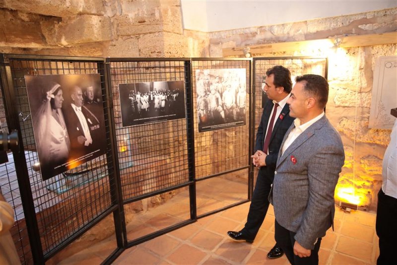 ‘100. yıl cumhuriyet sergisi’ açıldı üç farklı tema işlendi