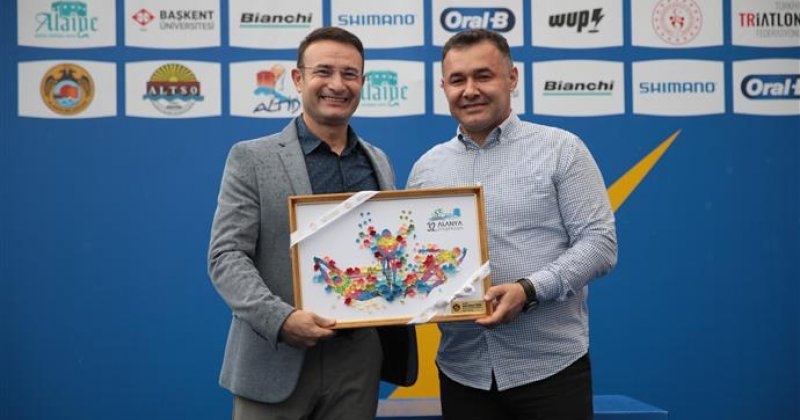 32. alanya triatlonu gerçekleştirildi - başkan yücel: triatlon demek alanya demek