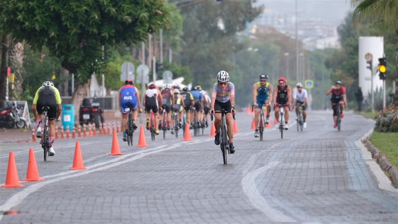 32. alanya triatlonu gerçekleştirildi - başkan yücel: triatlon demek alanya demek