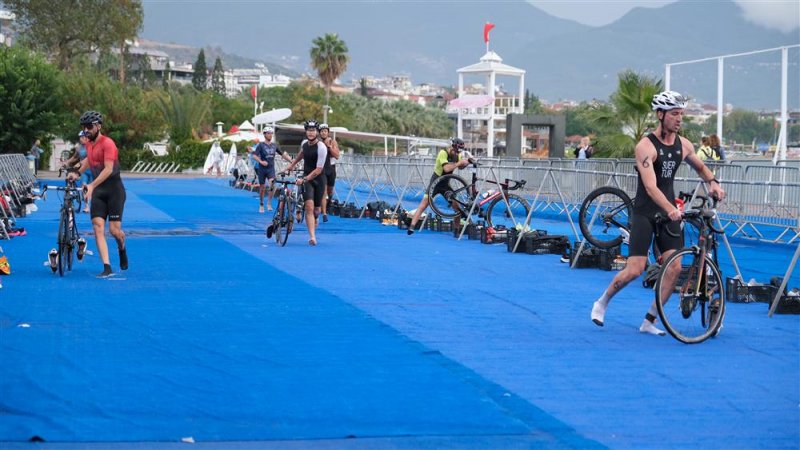 32. alanya triatlonu gerçekleştirildi - başkan yücel: triatlon demek alanya demek