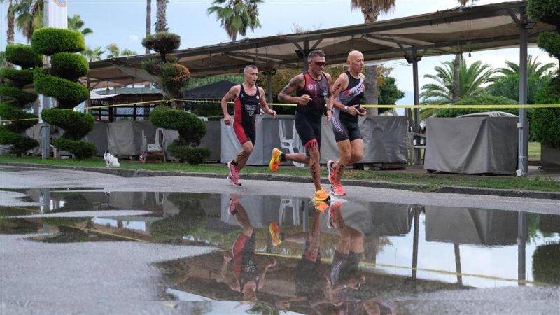 32. alanya triatlonu gerçekleştirildi - başkan yücel: triatlon demek alanya demek