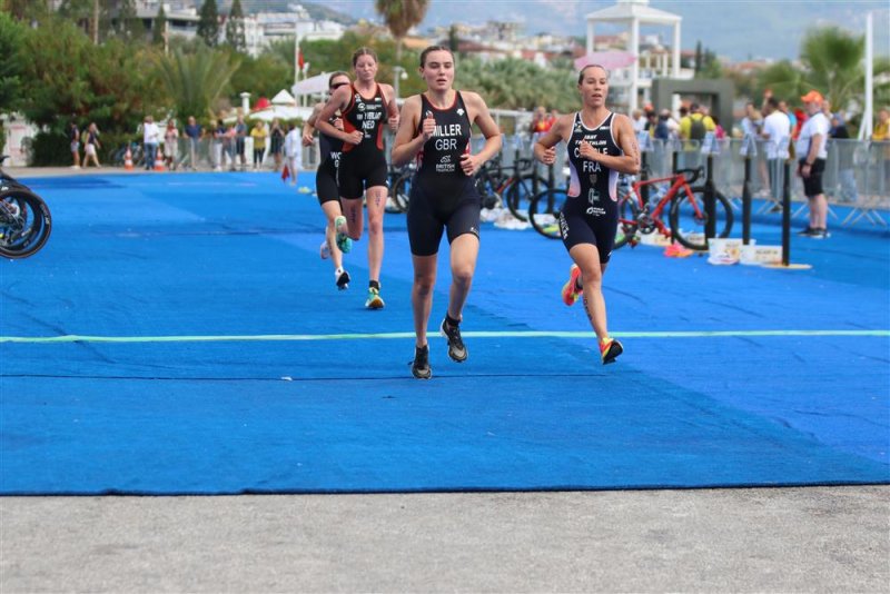 32. alanya triatlonu gerçekleştirildi - başkan yücel: triatlon demek alanya demek