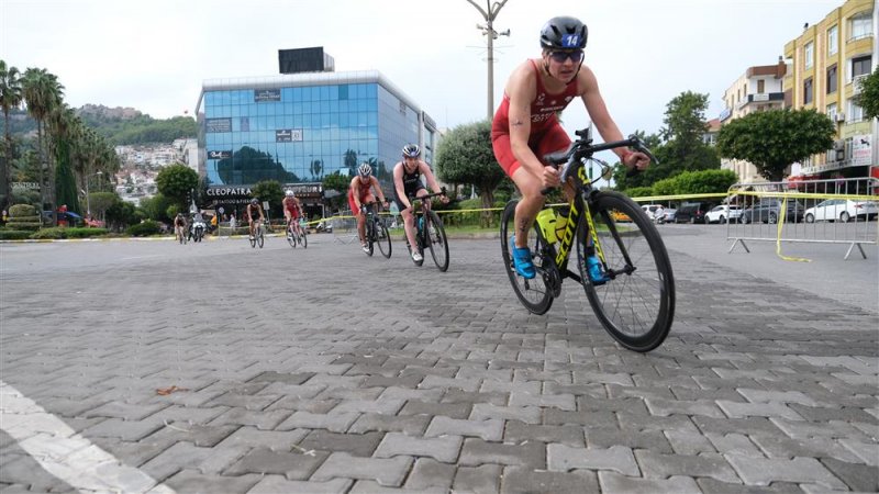 32. alanya triatlonu gerçekleştirildi - başkan yücel: triatlon demek alanya demek