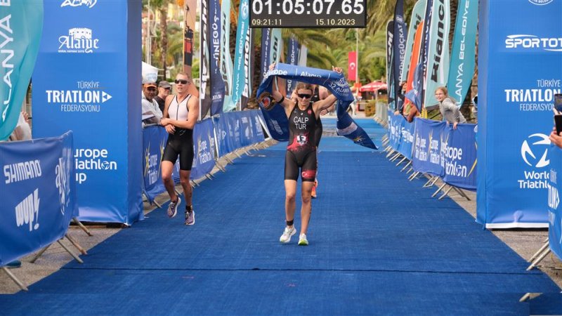 32. alanya triatlonu gerçekleştirildi - başkan yücel: triatlon demek alanya demek