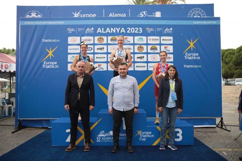 32. alanya triatlonu gerçekleştirildi - başkan yücel: triatlon demek alanya demek