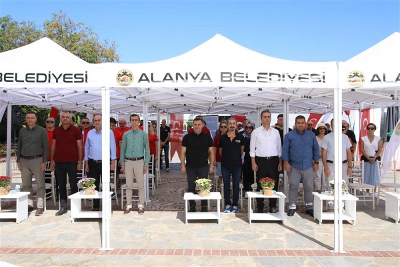9. dip temiz tertemiz etkinliği gerçekleştirildi 100. yıl cumhuriyet dalışı yapılarak deniz dibinde türk bayrağı açıldı