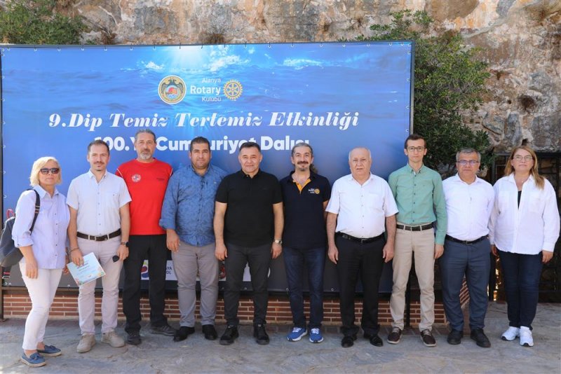 9. dip temiz tertemiz etkinliği gerçekleştirildi 100. yıl cumhuriyet dalışı yapılarak deniz dibinde türk bayrağı açıldı
