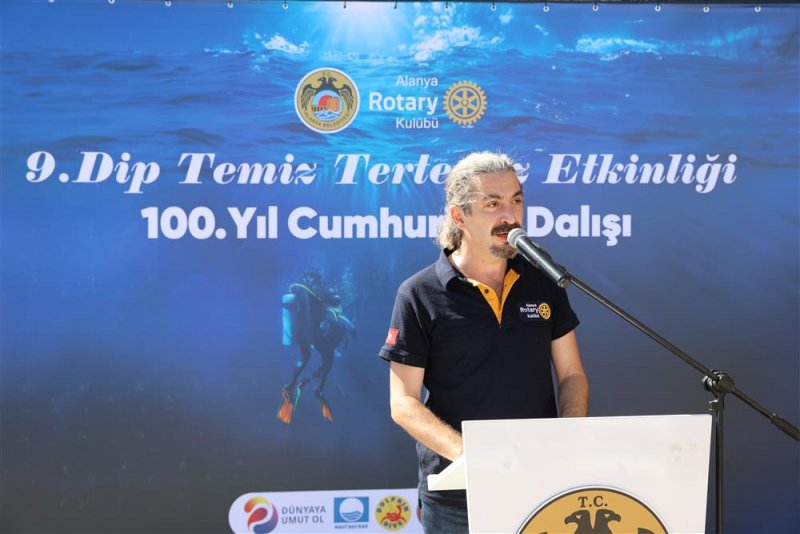 9. dip temiz tertemiz etkinliği gerçekleştirildi 100. yıl cumhuriyet dalışı yapılarak deniz dibinde türk bayrağı açıldı