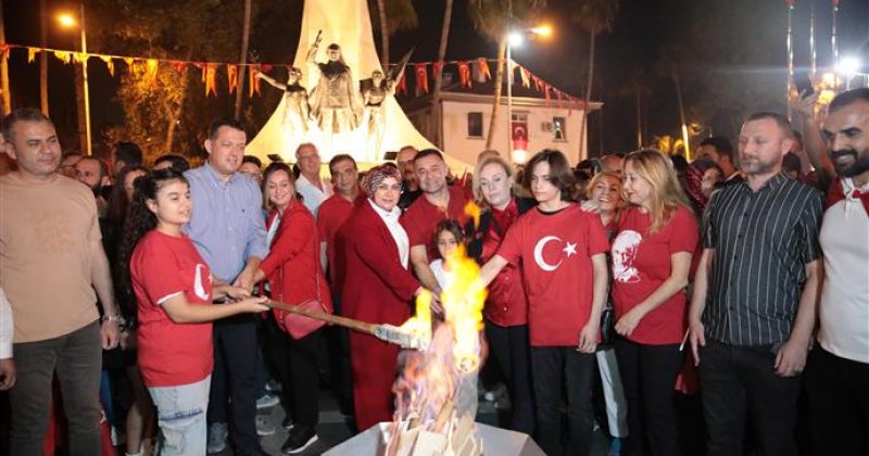 Alanya cumhuriyet için yürüdü coşku funda arar ile zirve yaptı