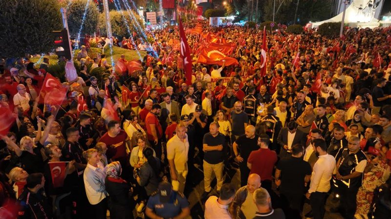 Alanya cumhuriyet için yürüdü coşku funda arar ile zirve yaptı