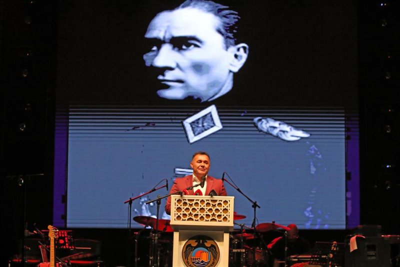 Alanya cumhuriyet için yürüdü coşku funda arar ile zirve yaptı