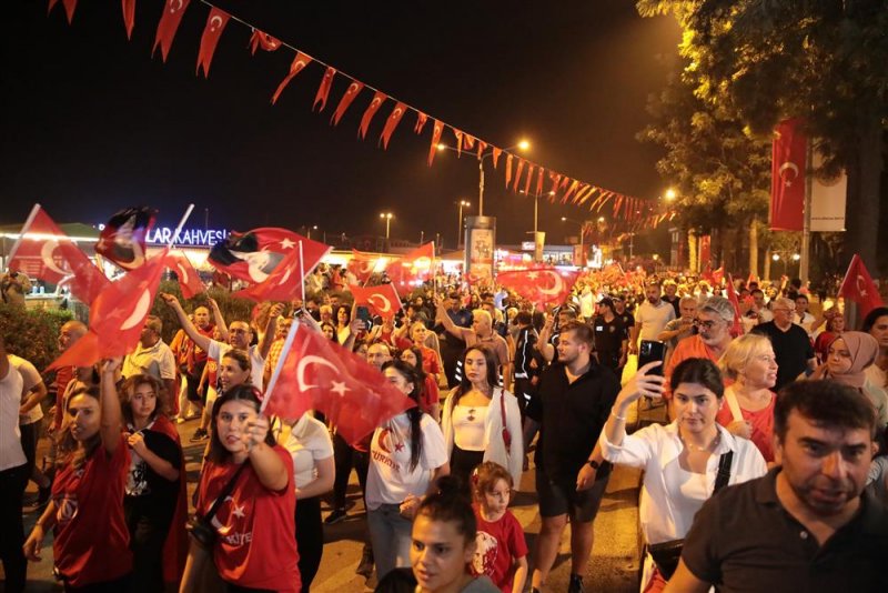 Alanya cumhuriyet için yürüdü coşku funda arar ile zirve yaptı